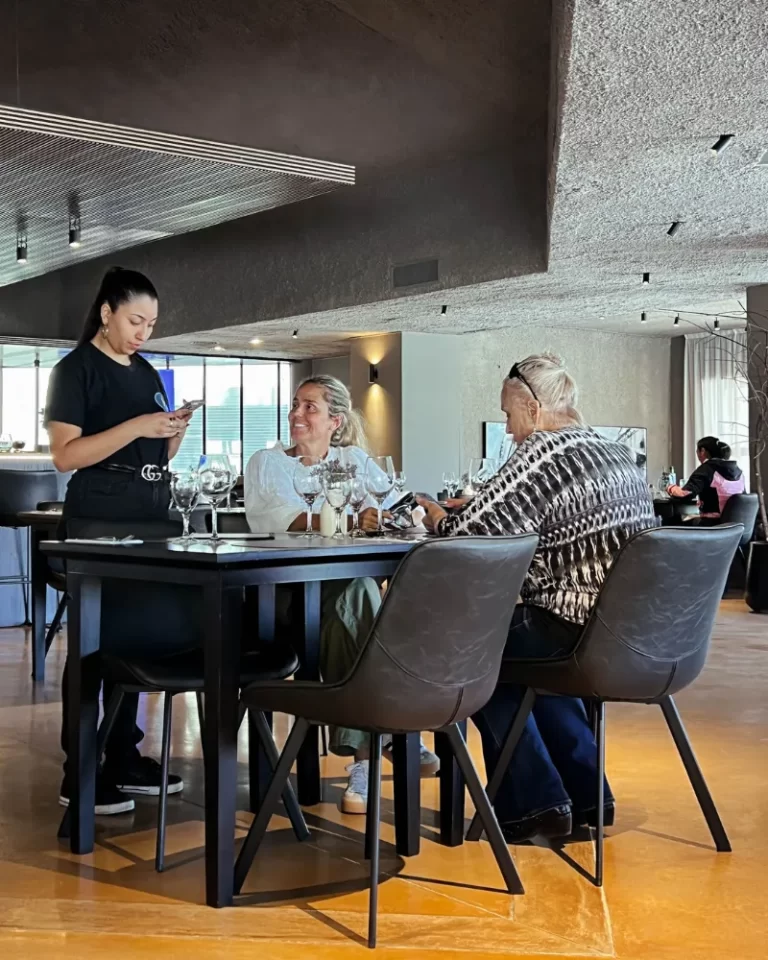 Milveintiuno Restaurante en Villa Allende - Nosotros (11)